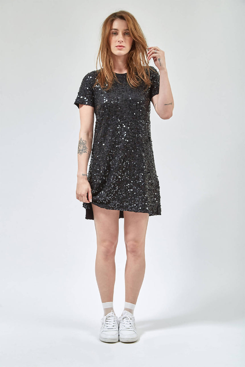 T-SHIRT DRESS BORDADA LUNA - PRETO