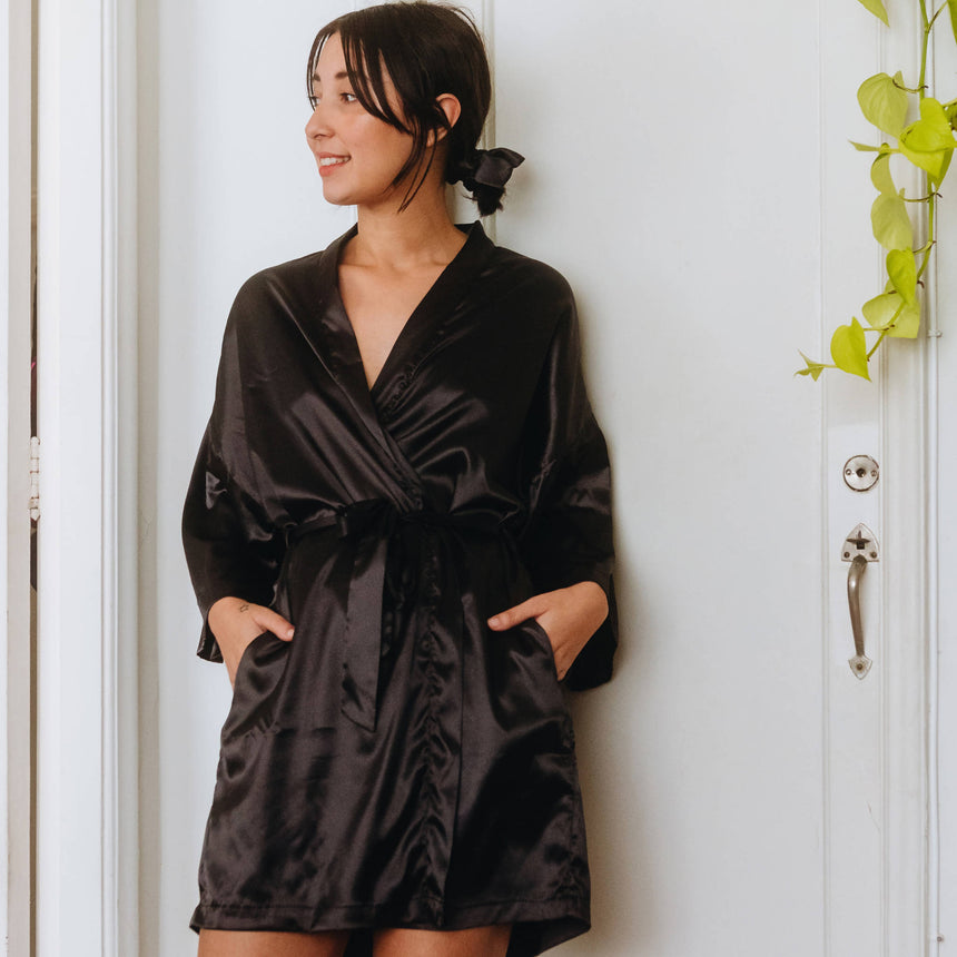 KIMONO HOBBY CETIM DE SEDA PRETO