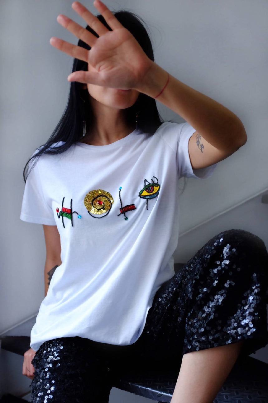 T-SHIRT BORDADA HOLA - BRANCA