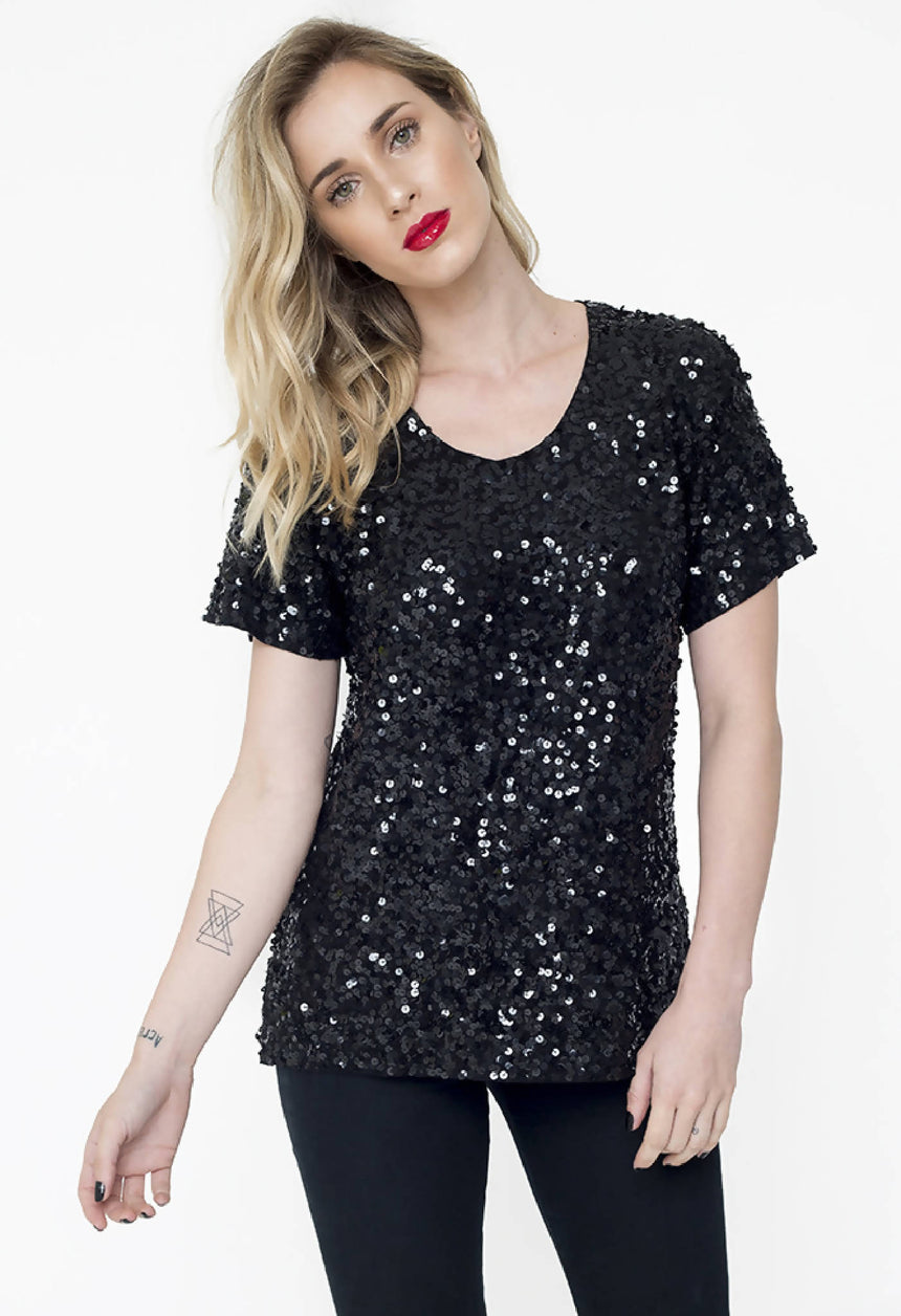 T-SHIRT BORDADA LUNA - PRETO