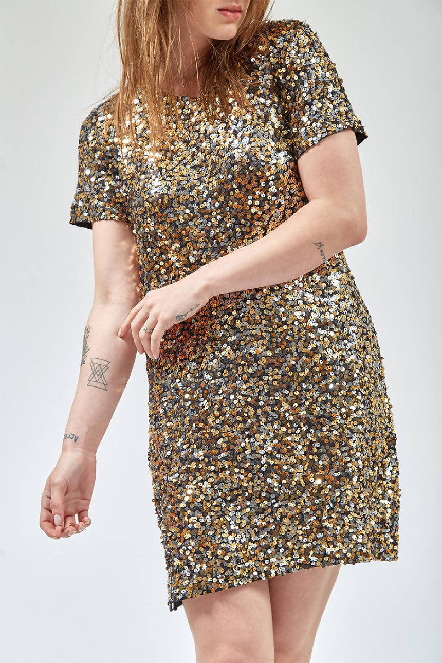 T-SHIRT DRESS BORDADO LUNA - DOURADO COM GRAFITE